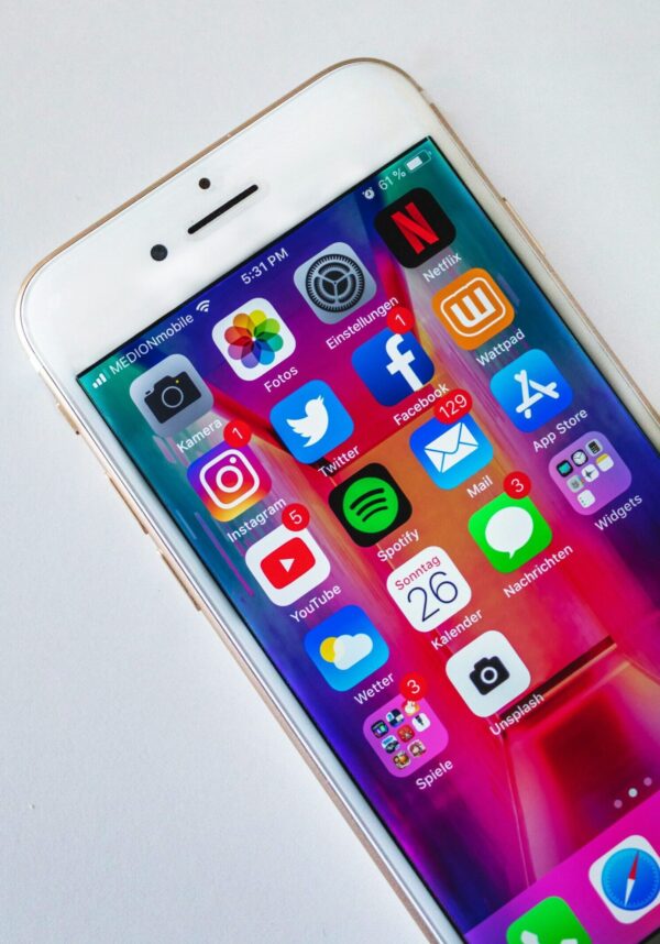 sara-kurfess-6lcT2kRPvnI-unsplash